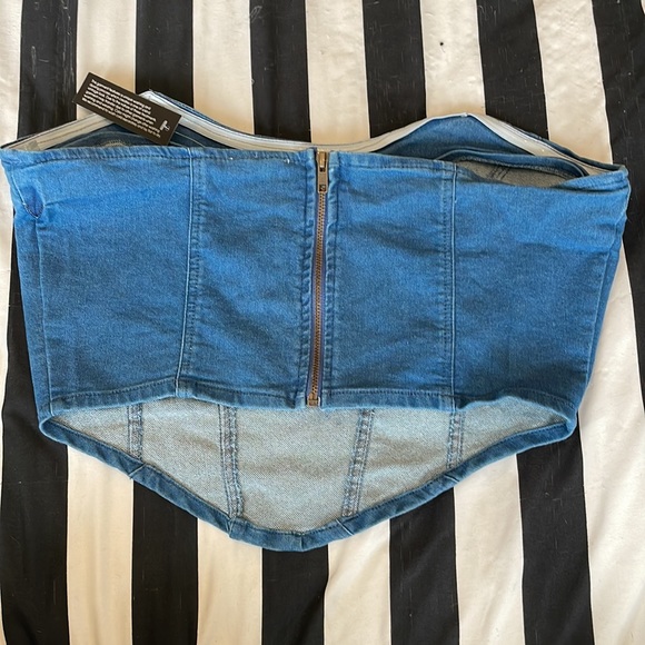 Cute!!! Denim Strapless Crop Top NWT - Picture 2 of 6